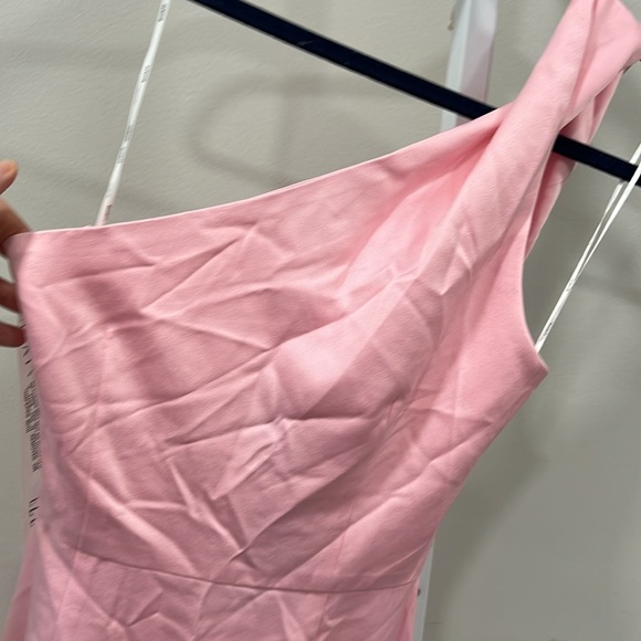 Elliatt Biarritz Gown maxi one shoulder pink - Picture 10 of 10